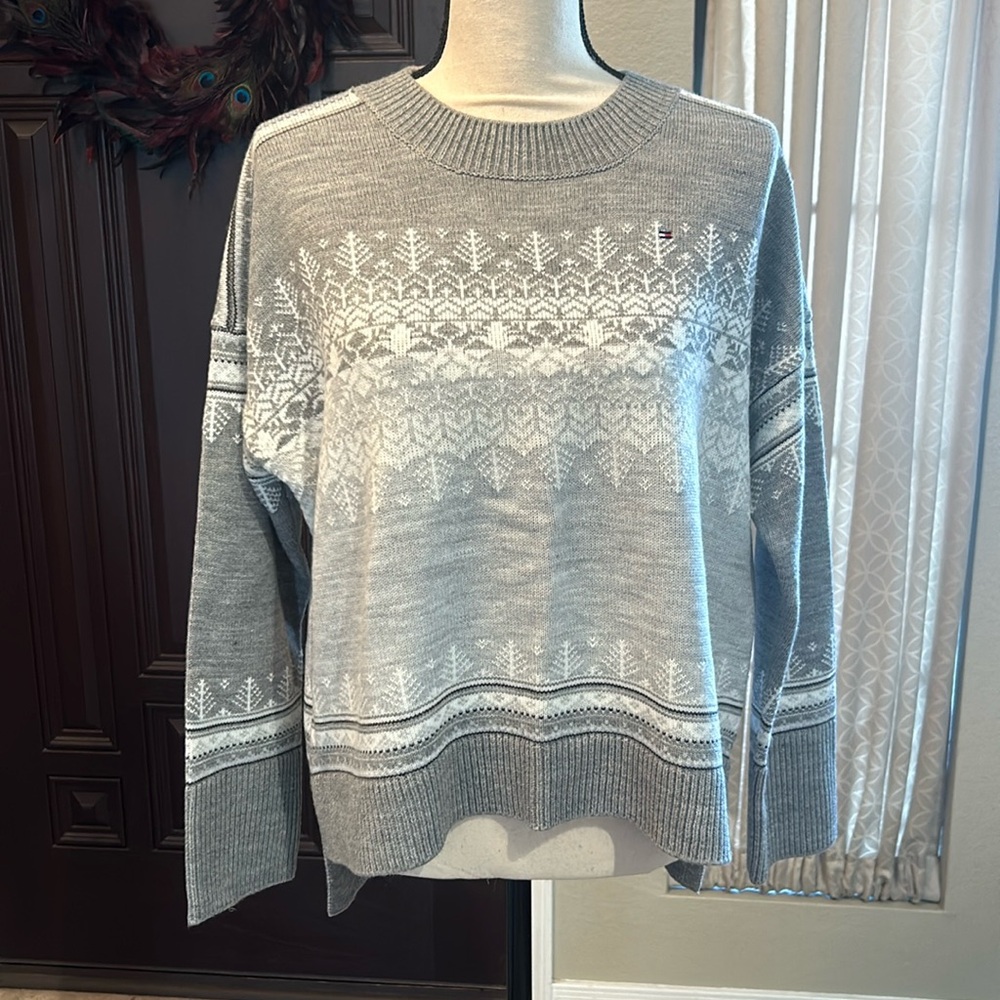 Tommy Hilfiger Fair Isle Drip Shoulder Winter Holiday Sweater